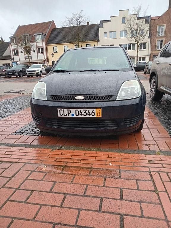 Gebraucht Ford Fiesta Ambiente 60 PS (44 kW) 2005 Blau Kleinwagen