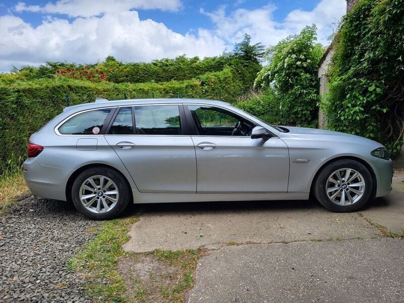 Grau Gebraucht 2014 BMW 520 Kombi | 15.000 € (Fairer Preis) - Bild 1/4