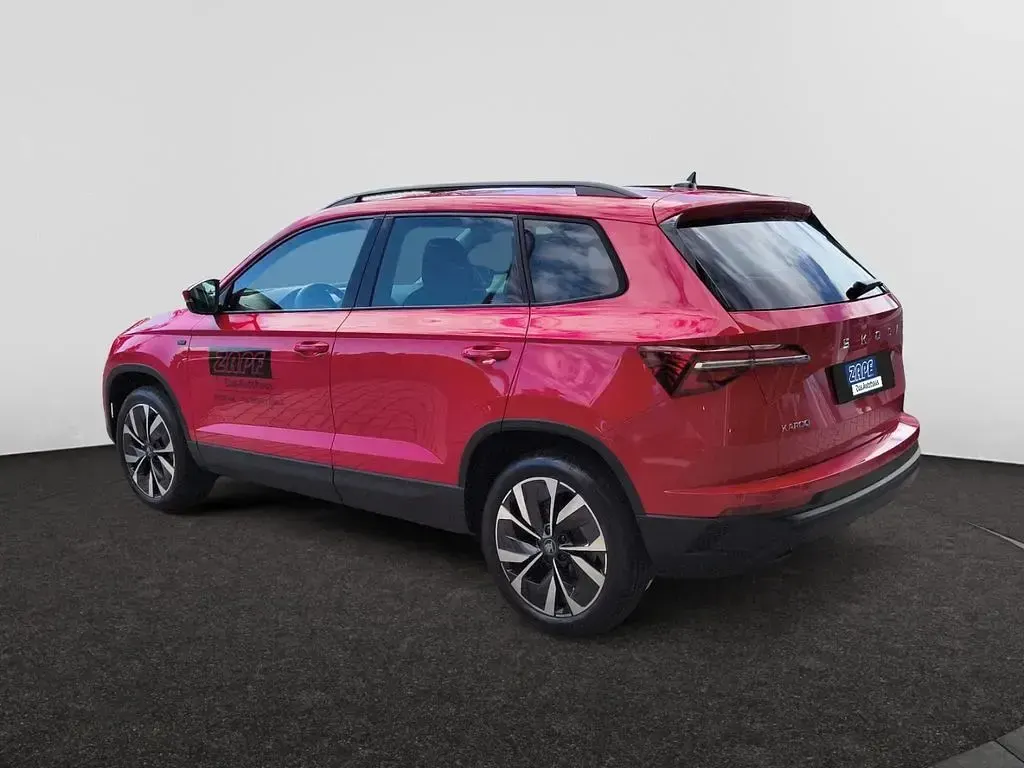 Gebraucht Skoda Karoq Tour 150 PS (110 kW) 2026 Rot SUV