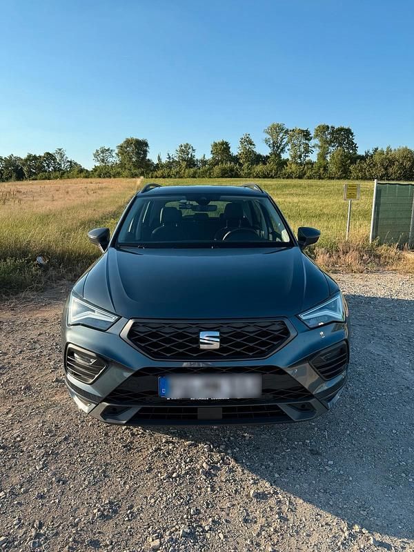 Grau Gebraucht 2021 Seat Ateca FR SUV | 24.300 € (Fairer Preis) - Bild 1/4