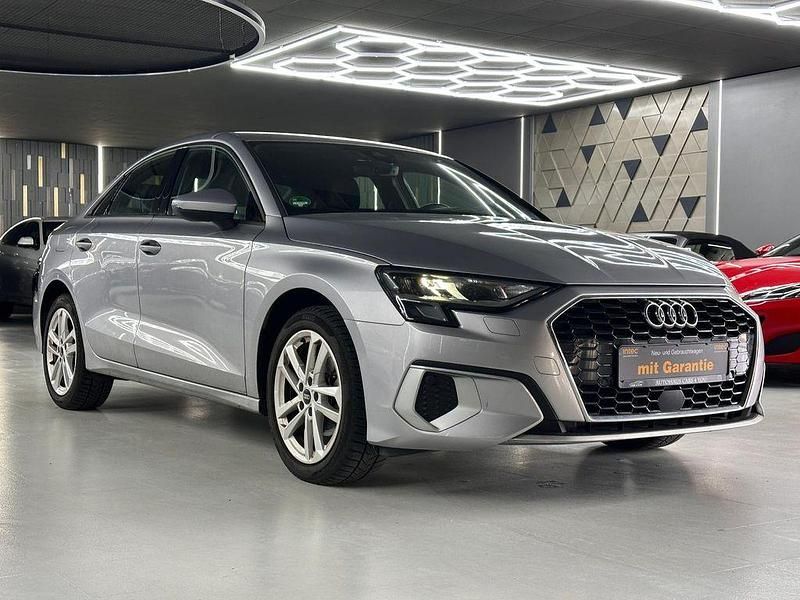 Gebraucht Audi A3 Ambiente 110 PS (80 kW) 2022 Silber Limousine