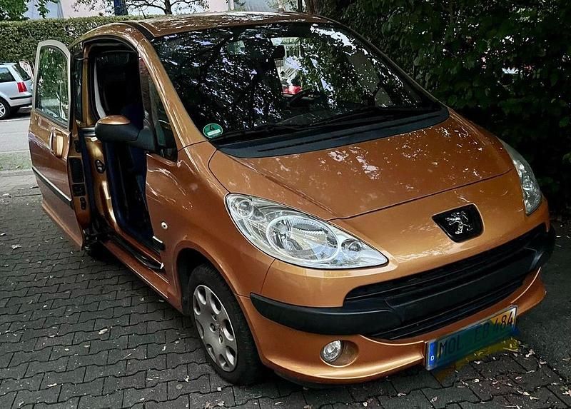 Gebraucht Peugeot 1007 Tendance 73 PS (53 kW) 2007 Orange Van / Kleinbus