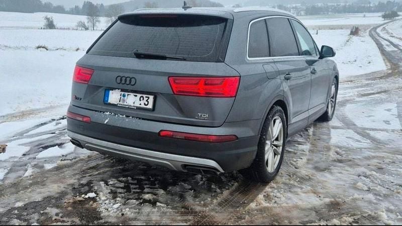 Gebraucht Audi Q7 Ambiente 272 PS (200 kW) 2016 Grau SUV