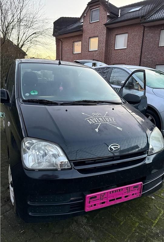 Schwarz Gebraucht 2005 Daihatsu Cuore Kleinwagen | 500 € (Superpreis) - Bild 1/4