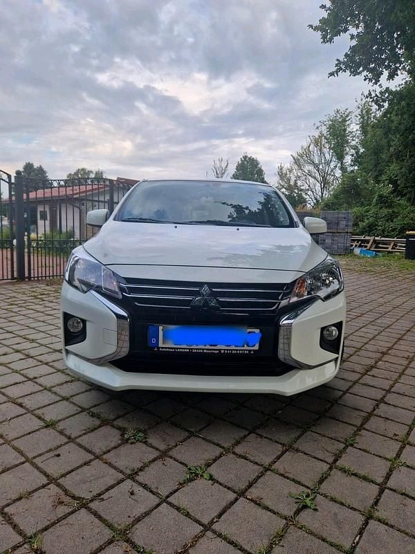 Weiß Gebraucht 2021 Mitsubishi Space Star Kleinwagen | 11.333 € (Fairer Preis) - Bild 1/4
