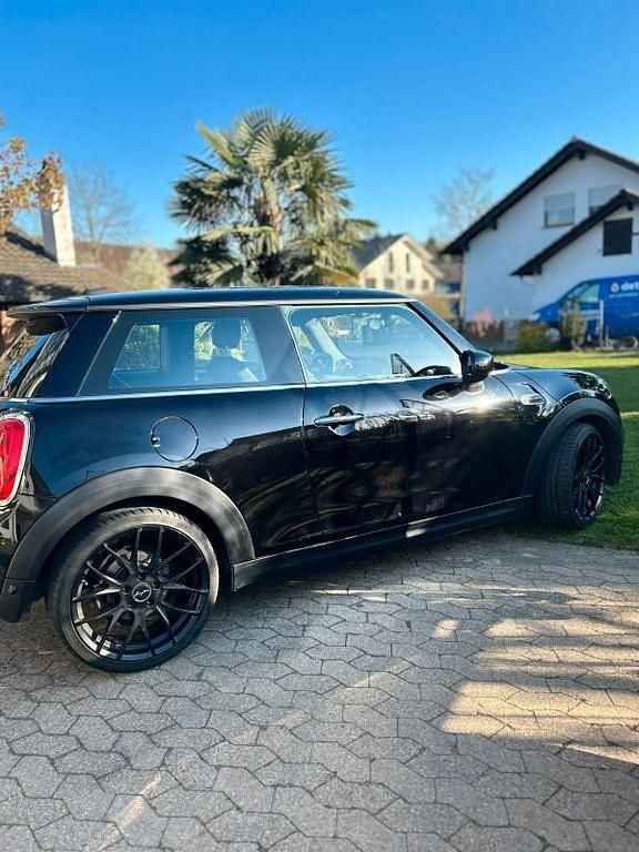 Schwarz Gebraucht 2020 Mini ONE Kleinwagen | 15.990 € (Fairer Preis) - Bild 1/4