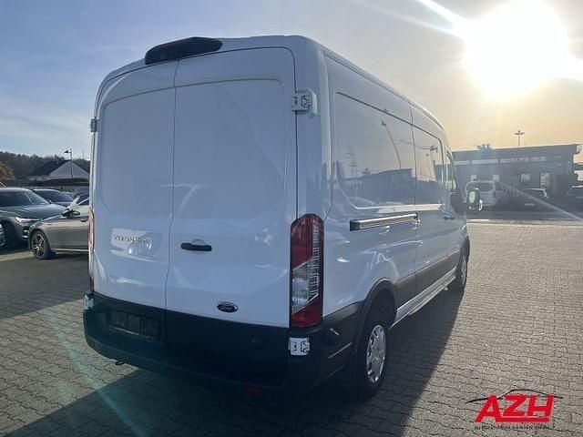 Gebraucht Ford Transit Trend 131 PS (96 kW) 2023 Weiß Van / Kleinbus