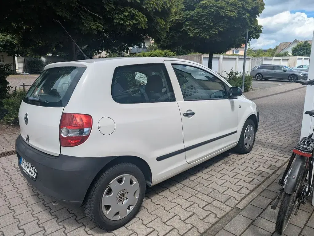 Używany VW Fox 55 KM (40 kW) 2010 Szary Hatchback