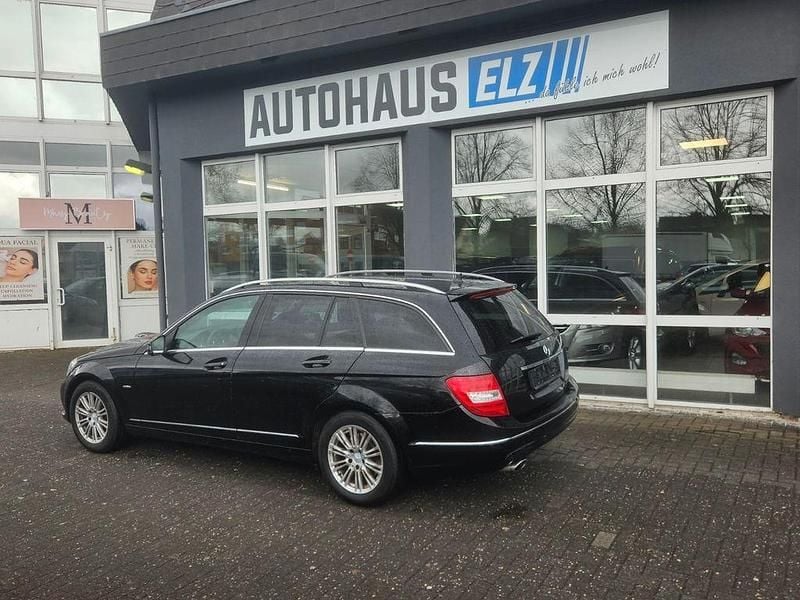 Gebraucht Mercedes C250 204 PS (150 kW) 2011 Schwarz Kombi