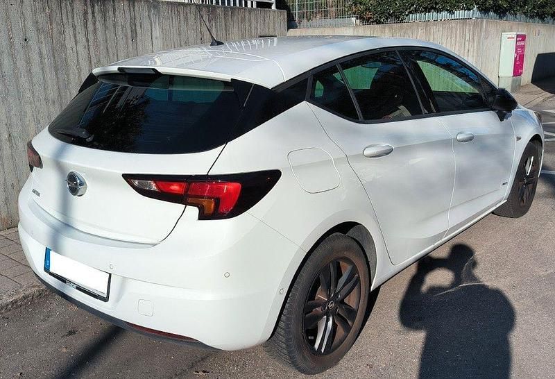 Gebraucht Opel Astra Design Edition 110 PS (80 kW) 2021 Weiß Limousine