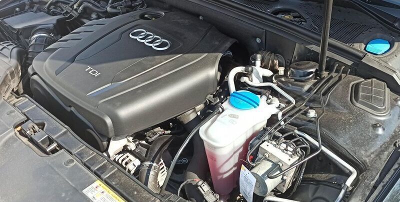 Schwarz Gebraucht 2014 Audi A4 Attraction Kombi | 11.990 € (Guter Preis) - Bild 1/4