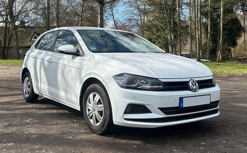 Gebraucht VW Polo Trendline 65 PS (47 kW) 2018 Weiß Kleinwagen