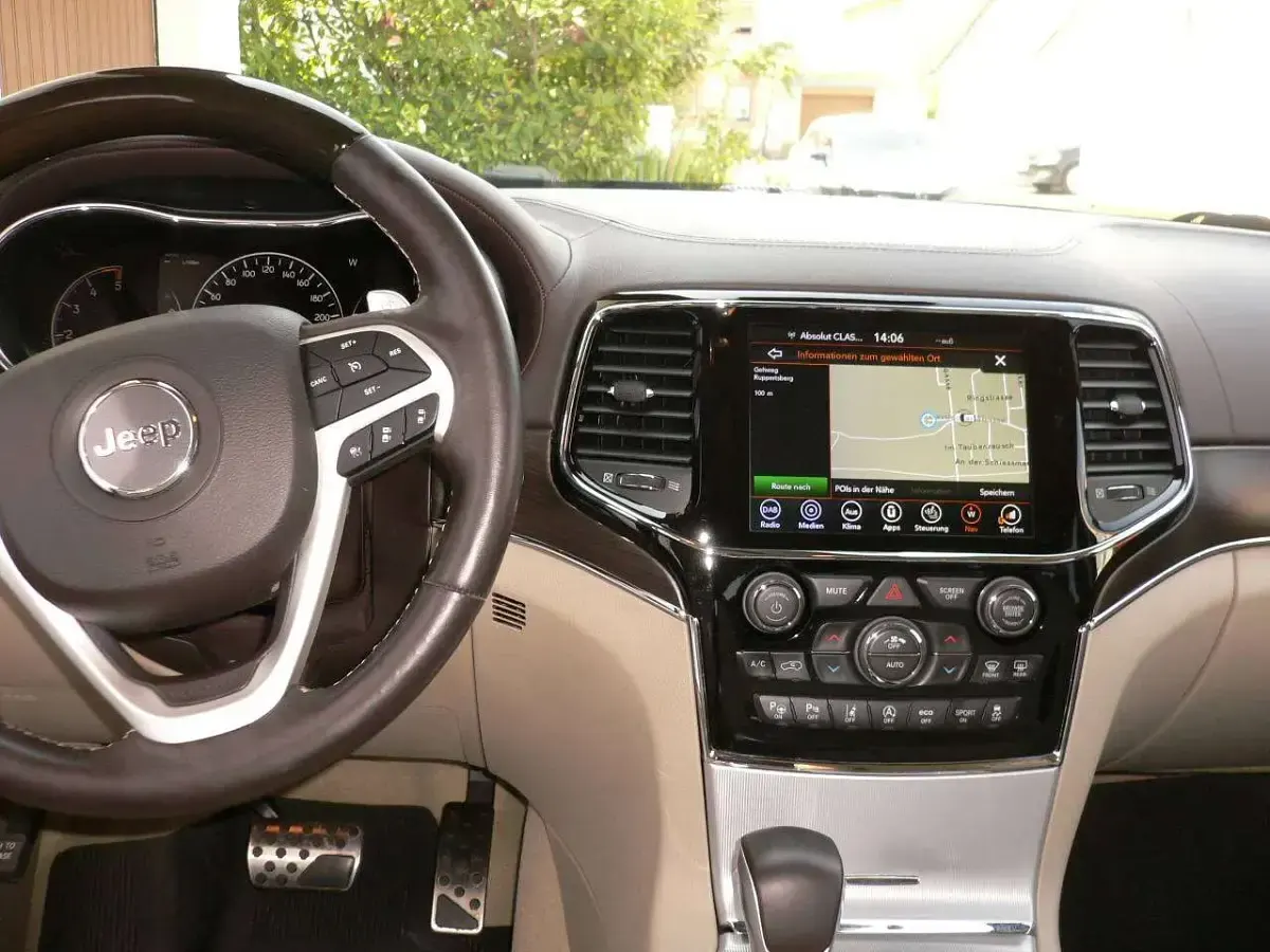 Gebraucht Jeep Grand Cherokee Overland 250 PS (183 kW) 2020 Braun SUV