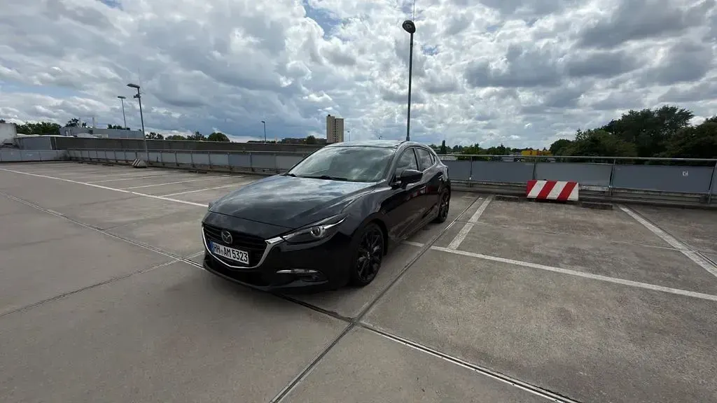 Gebraucht Mazda 3 Inclusive 120 PS (88 kW) 2017 Schwarz Limousine