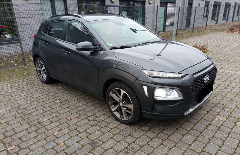 Grau Gebraucht 2019 Hyundai Kona SUV | 13.999 € (Fairer Preis) - Bild 1/4