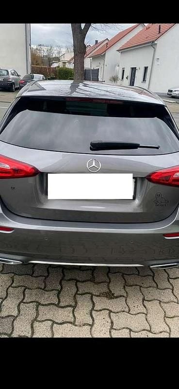 Gebraucht Mercedes A200 163 PS (119 kW) 2018 Grau Limousine