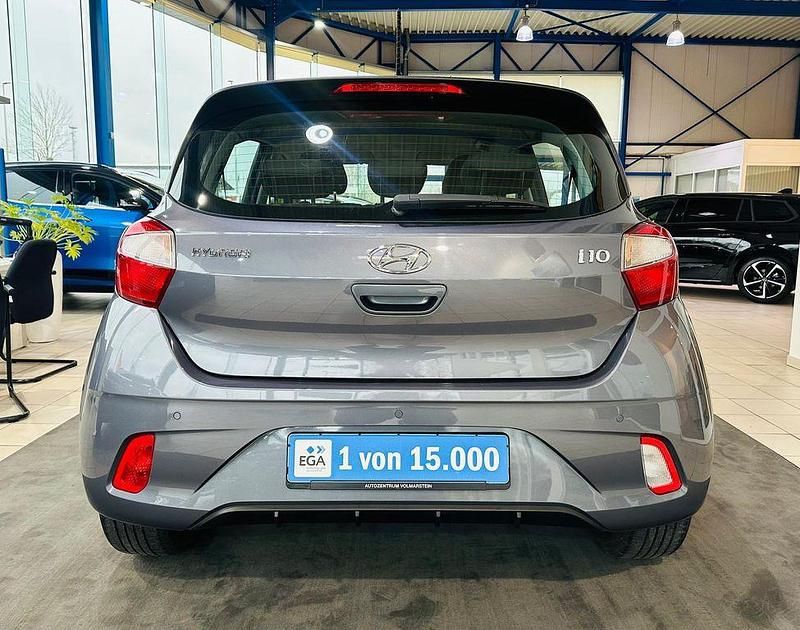 Gebraucht Hyundai i10 Trend 84 PS (61 kW) 2020 Star dust / met Kleinwagen
