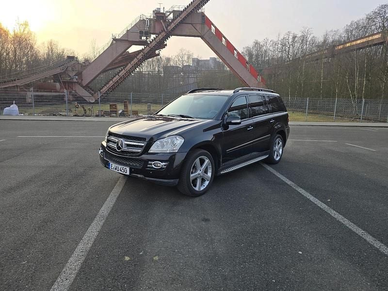 Schwarz Gebraucht 2007 Mercedes GL450 SUV | 14.299 € (Etwas zu teuer) - Bild 1/4
