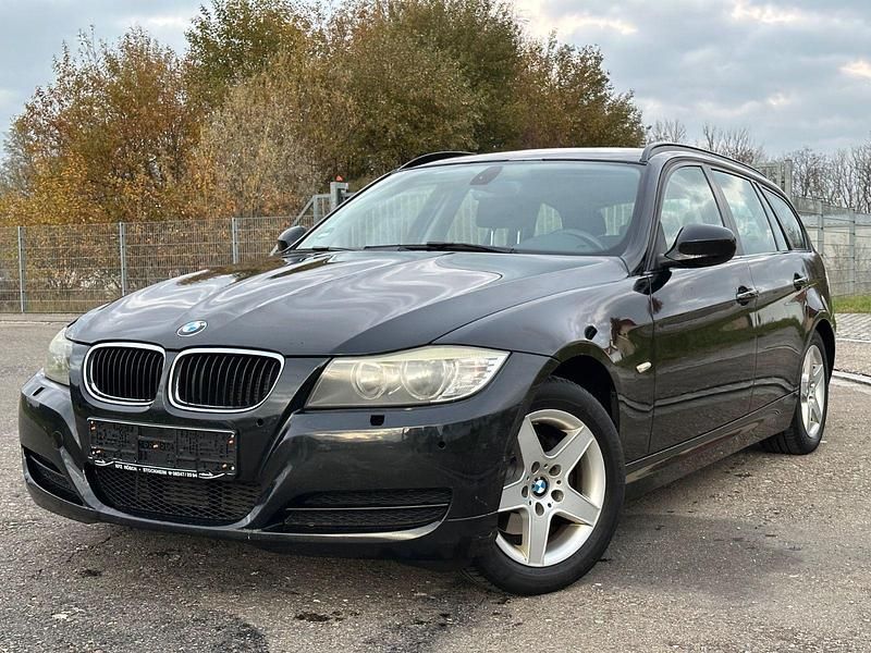 Schwarz Gebraucht 2011 BMW 316 Comfort Edition Kombi | 2.990 € (Superpreis) - Bild 1/4