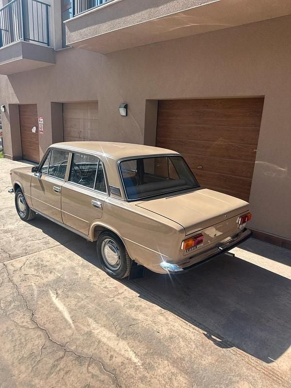Second-hand Lada 1200 65 CP (47 kW) 1986 Maro Berlinǎ