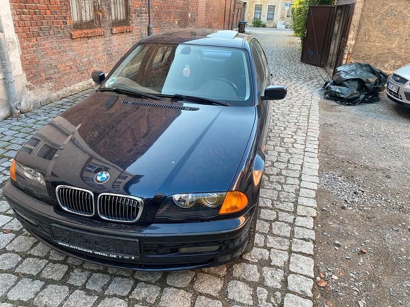 Gebraucht 2001 BMW 318 Limousine | 1.999 € - Bild 1/4