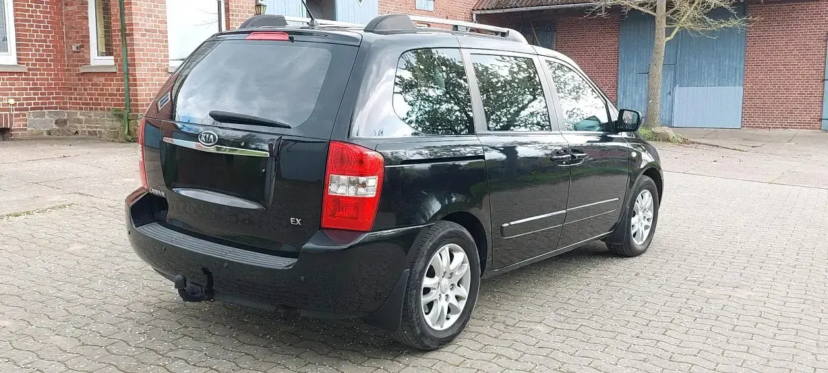 Gebraucht Kia Carnival 185 PS (136 kW) 2008 Schwarz Van / Kleinbus