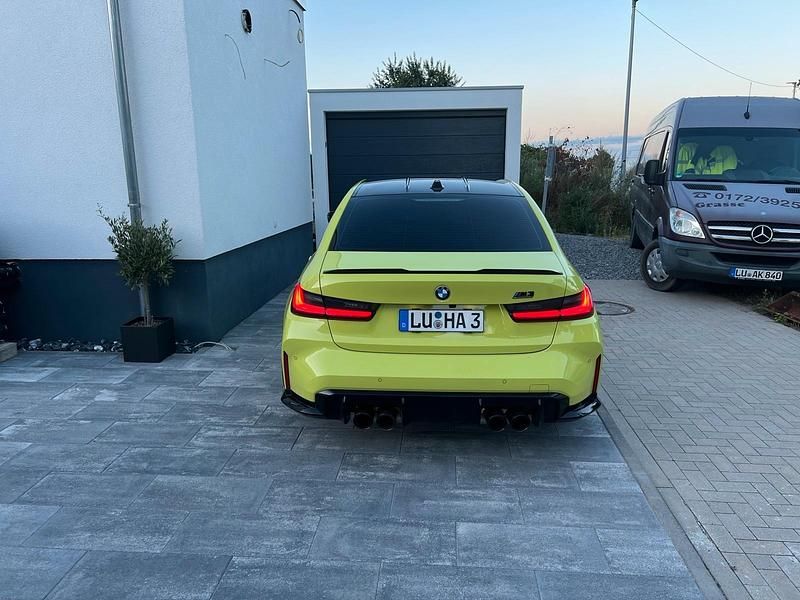 Gelb Gebraucht 2023 BMW M3 Limousine | 80.900 € (Superpreis) - Bild 1/4