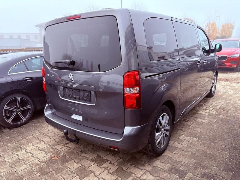 Gebraucht Peugeot Traveller Active 144 PS (105 kW) 2022 Grau Van / Kleinbus