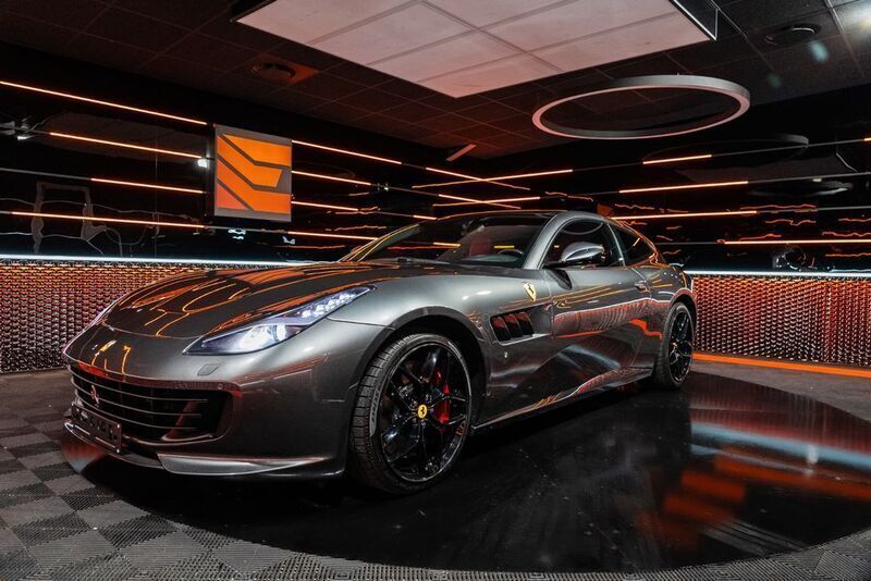 Grau Gebraucht 2017 Ferrari GTC4Lusso Kombi | 197.900 € - Bild 1/4