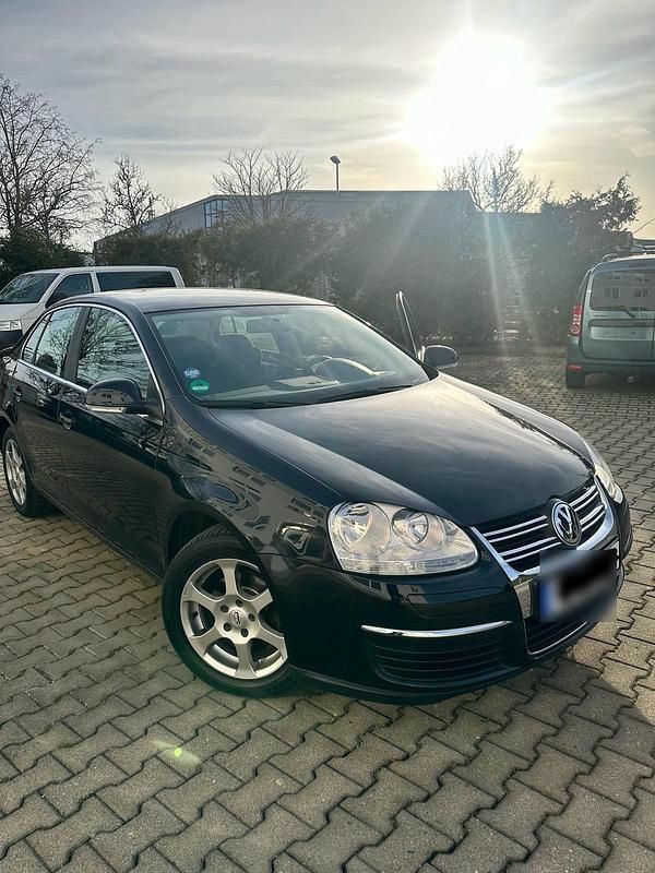 Gebraucht VW Jetta 102 PS (75 kW) 2009 Schwarz Limousine