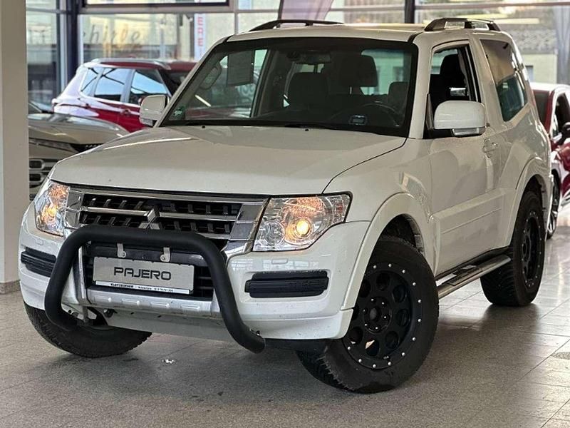 Gebraucht Mitsubishi Pajero Edition 190 PS (139 kW) 2018 Andenweiß SUV
