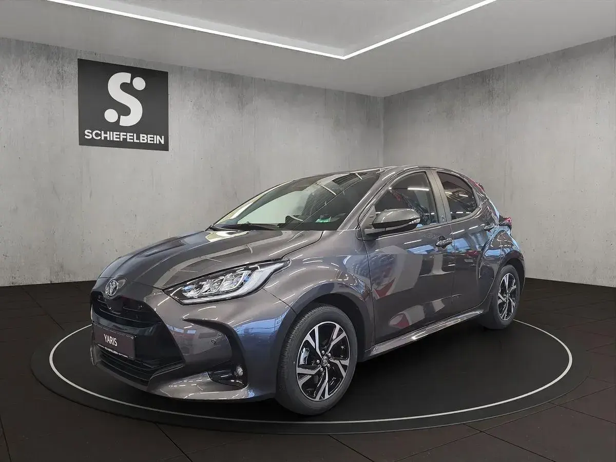 Gebraucht Toyota Yaris Comfort 116 PS (85 kW) 2025 Marlingrau metallic Kleinwagen