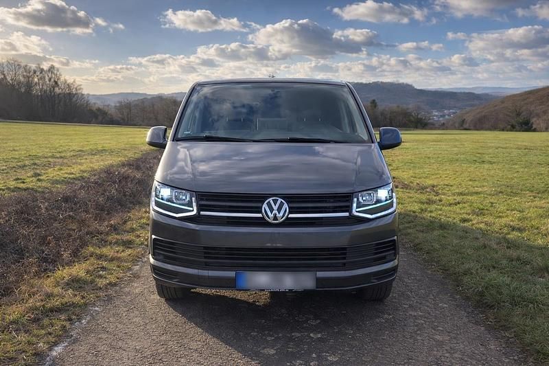 Gebraucht VW T6 150 PS (110 kW) 2016 Grau Van
