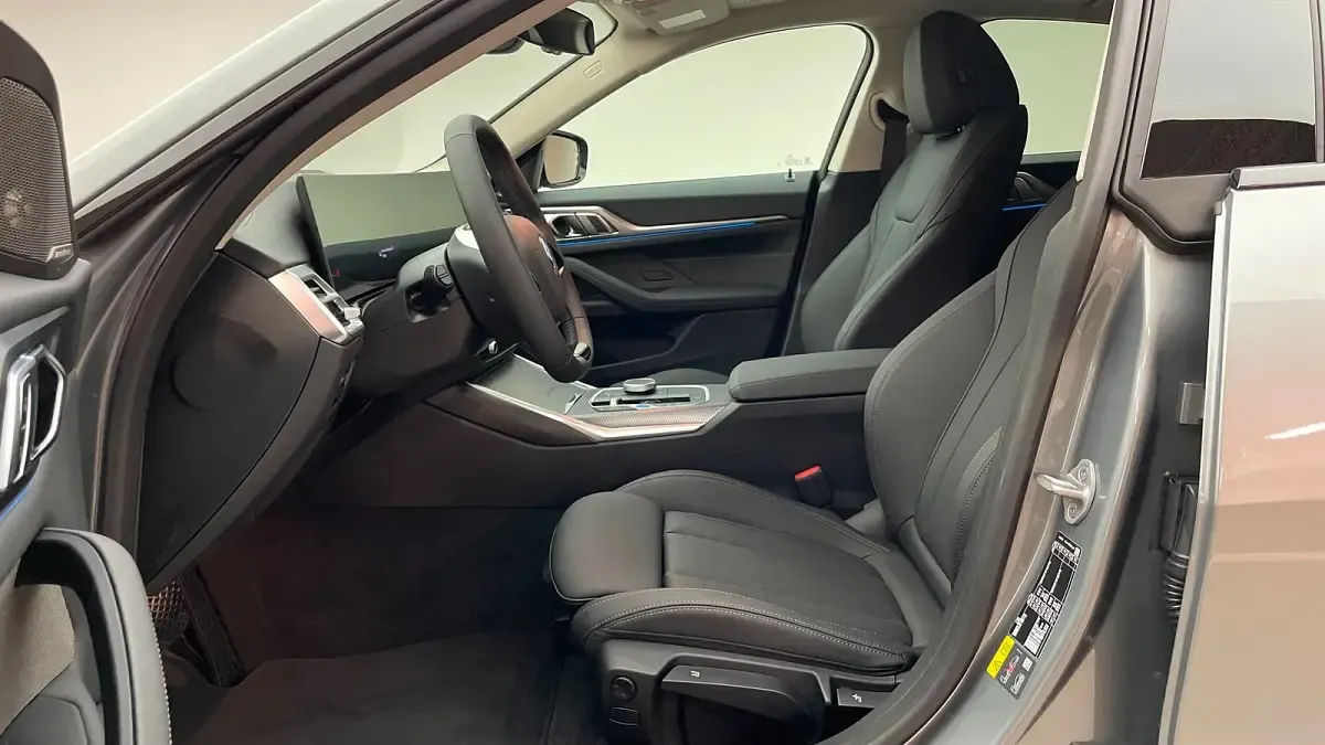 Nowe BMW i4 Efficient Dynamics 250 kW (340 KM) 2026 Szary Sedan/Limuzyna