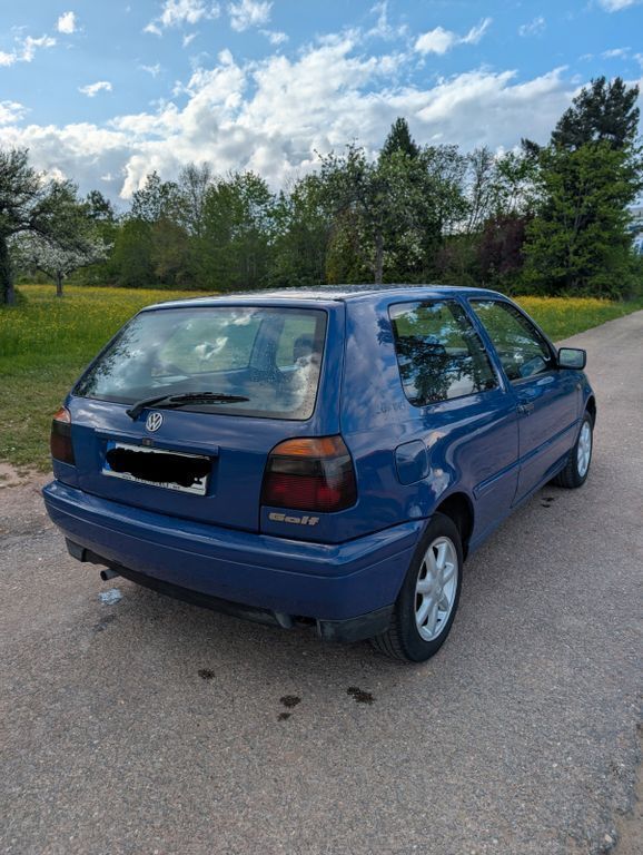 Blau Gebraucht 1997 VW Golf III | 900 € (Fairer Preis) - Bild 1/4