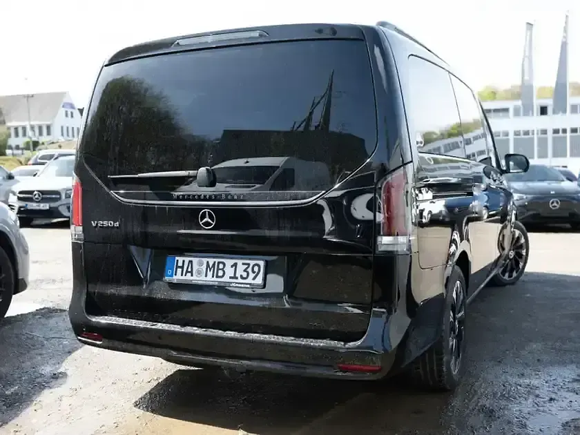 Gebraucht Mercedes V250 Style 190 PS (139 kW) 2026 Obsidianschwarz metallic Van / Kleinbus