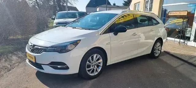 Gebraucht Opel Astra 146 PS (107 kW) 2022 Weiß Kleinwagen