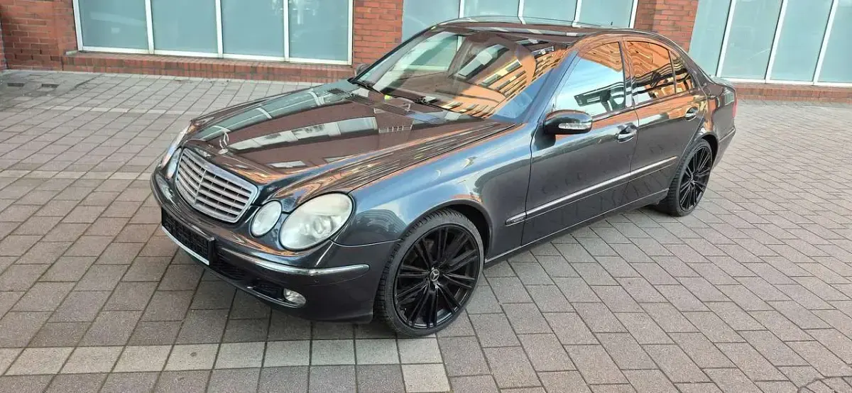 Gebraucht Mercedes E200 163 PS (119 kW) 2003 Grau Limousine