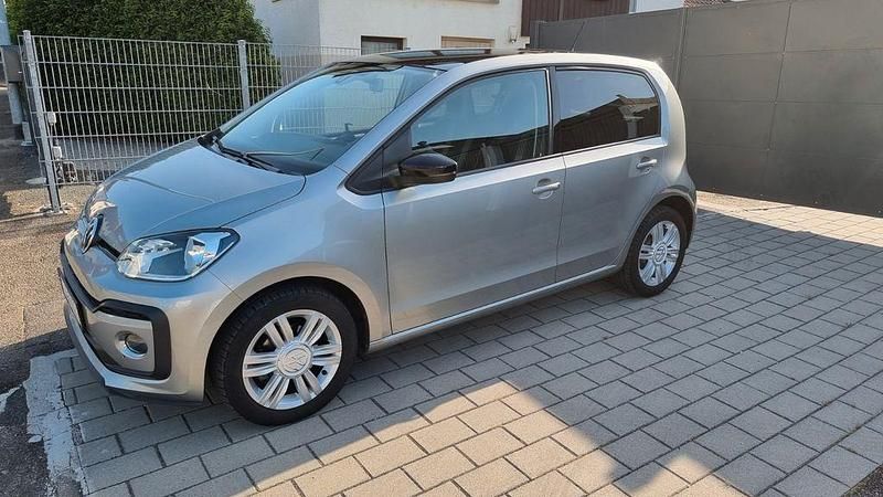 Grau Gebraucht 2018 VW up! high up! Kleinwagen | 11.200 € (Fairer Preis) - Bild 1/4
