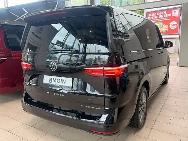 Gebraucht VW Multivan Life 177 PS (130 kW) 2025 Schwarz Van / Kleinbus