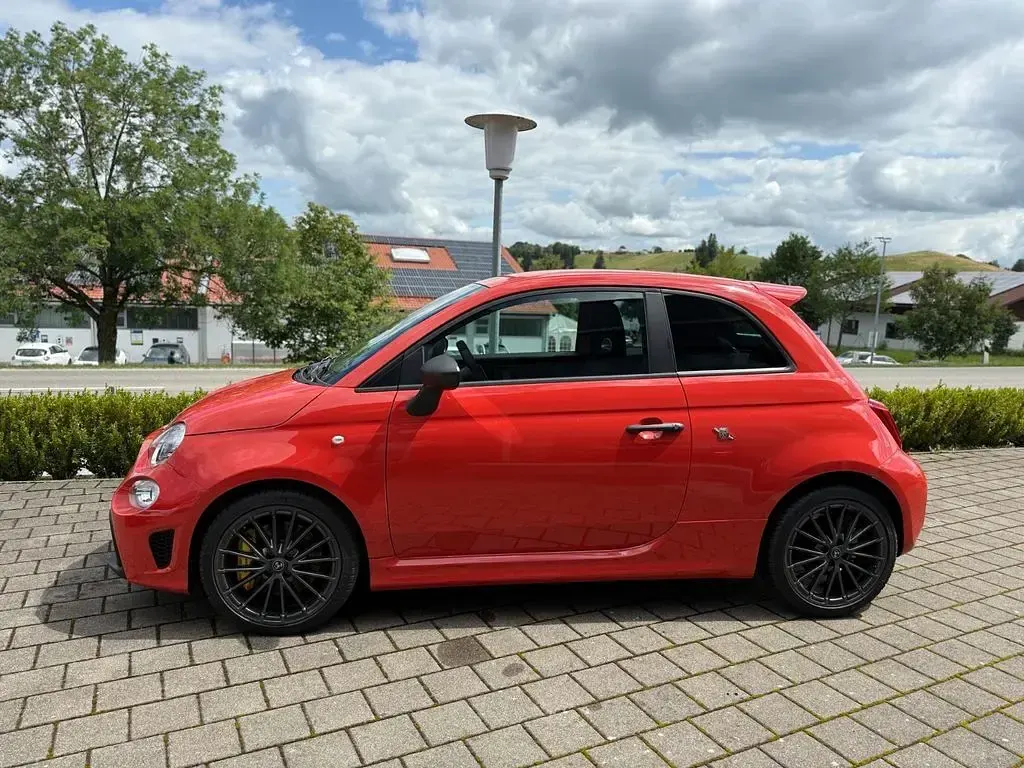 Gebraucht Abarth 695 179 PS (131 kW) 2024 Orange Kleinwagen