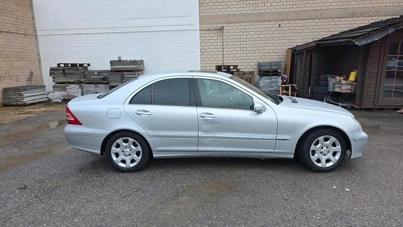 Gebraucht Mercedes C230 150 PS (110 kW) 2006 Silber Limousine