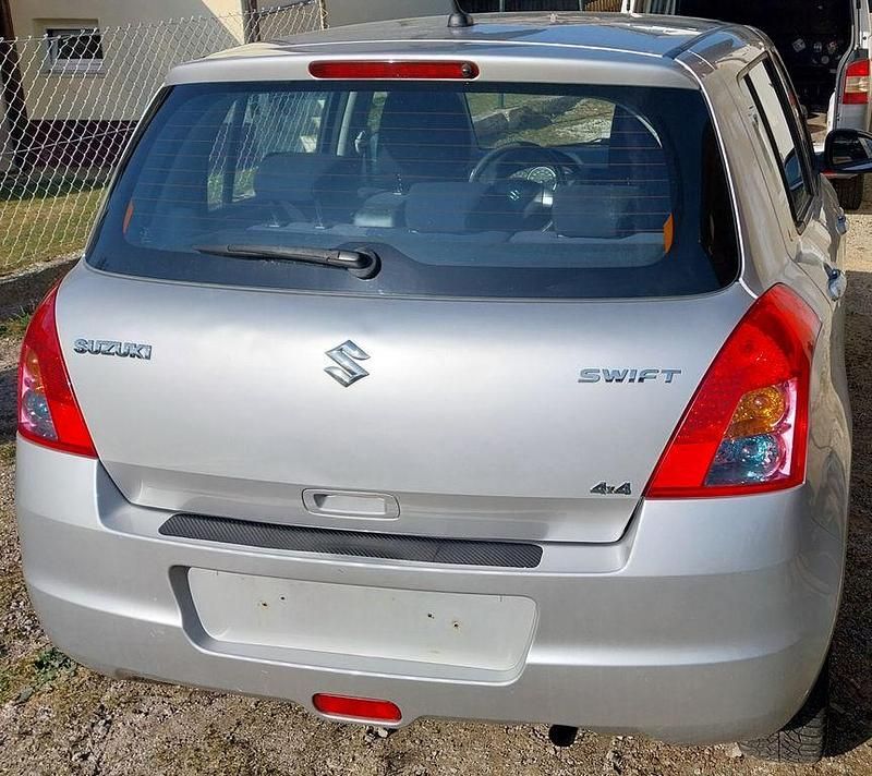 Gebraucht Suzuki Swift Comfort 92 PS (67 kW) 2009 Silber Kleinwagen