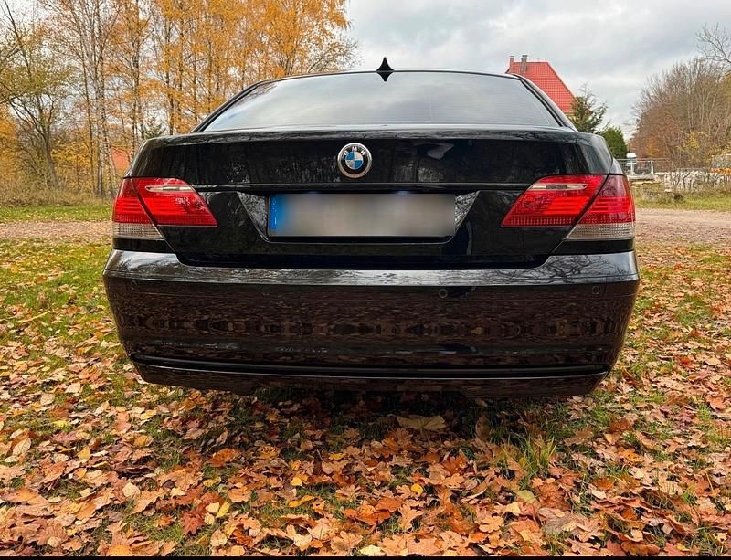 Gebraucht BMW 740 306 PS (225 kW) 2006 Schwarz Limousine