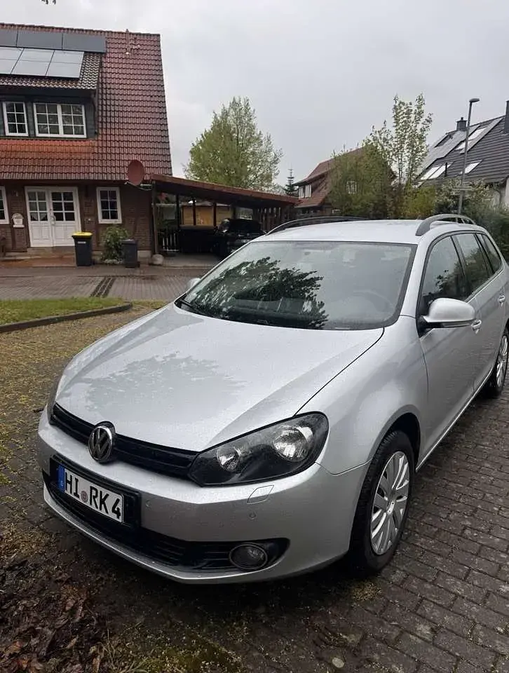 Gebraucht VW Golf VI Style 105 PS (77 kW) 2011 Silber Kleinwagen
