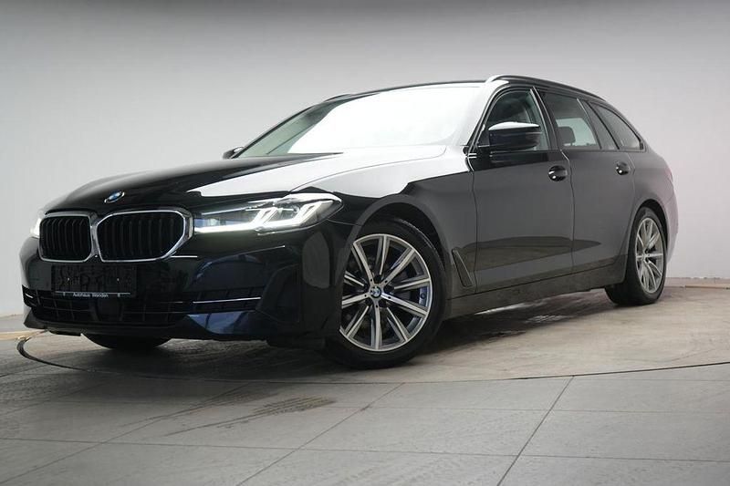 Gebraucht BMW 520 M Sport 190 PS (139 kW) 2022 Schwarz Kombi