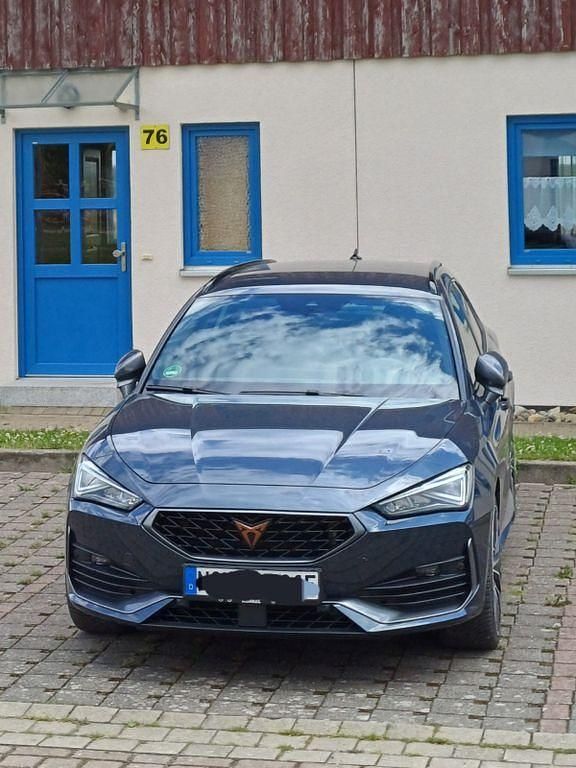 Grau Gebraucht 2021 Cupra Leon VZ Limousine | 19.499 € (Superpreis) - Bild 1/4