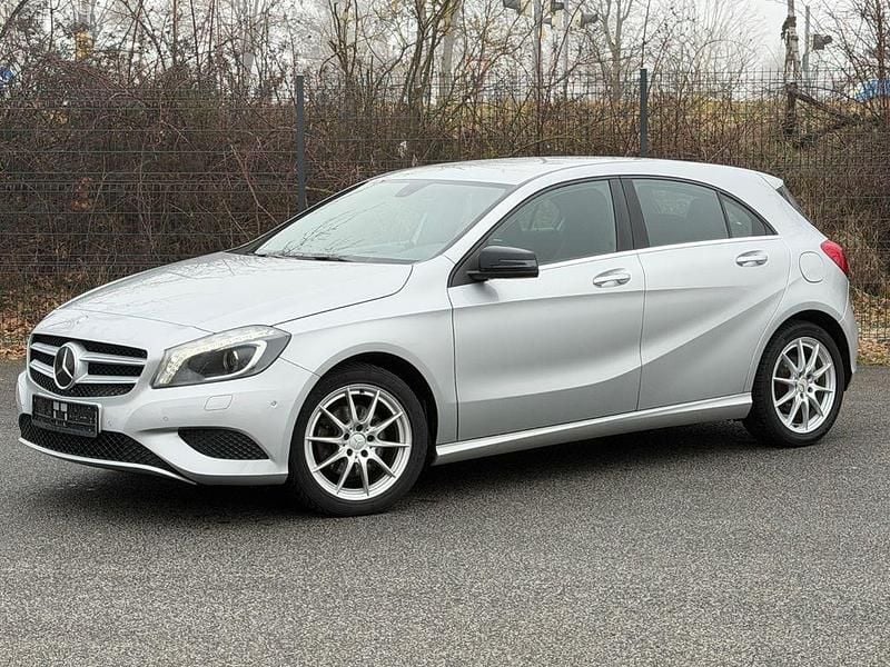Gebraucht Mercedes A200 156 PS (114 kW) 2014 Silber Limousine