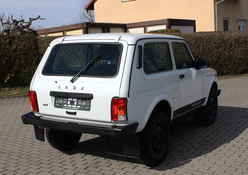 Gebraucht Lada niva 83 PS (61 kW) 2018 Weiß SUV