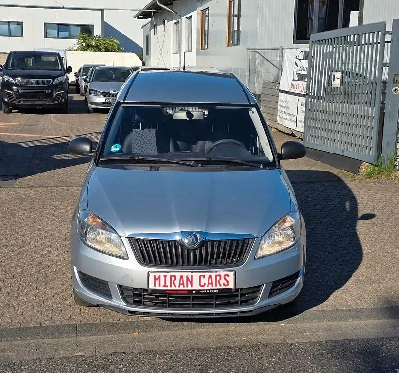 Gebraucht Skoda Roomster 75 PS (55 kW) 2015 Silber Van / Kleinbus
